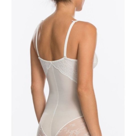 Spanx Spotlight On Lace Bodysuit - Picture 2 of 5